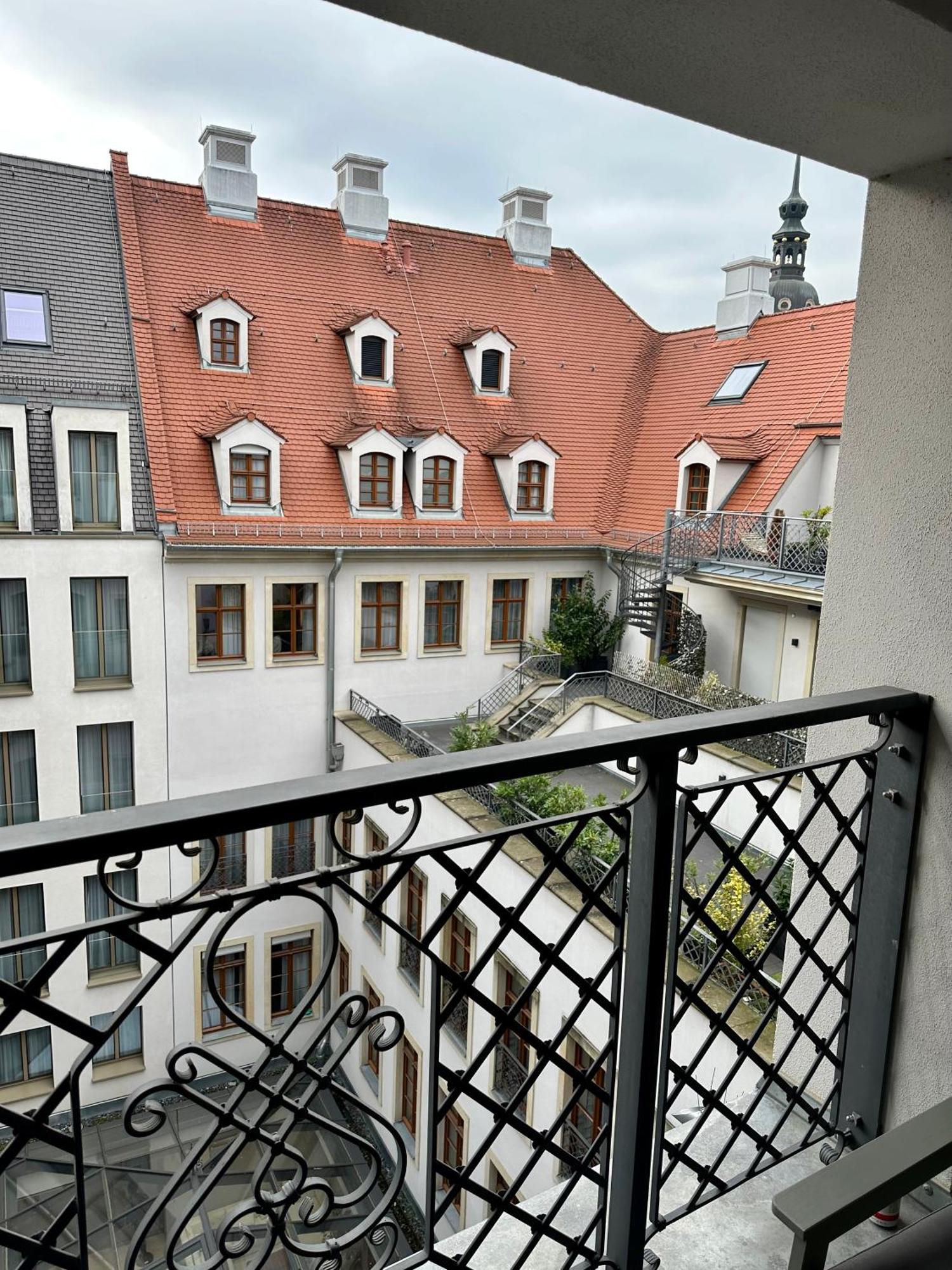 Exklusives Apartment Mit Einmaligem Blick Zur Frauenkirche - Parkplatz Kostenfrei Dresden Eksteriør bilde